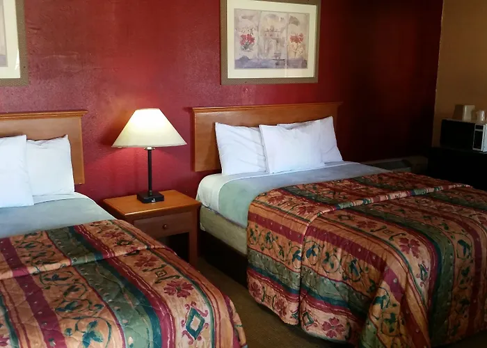 El Rancho Hotel 2*