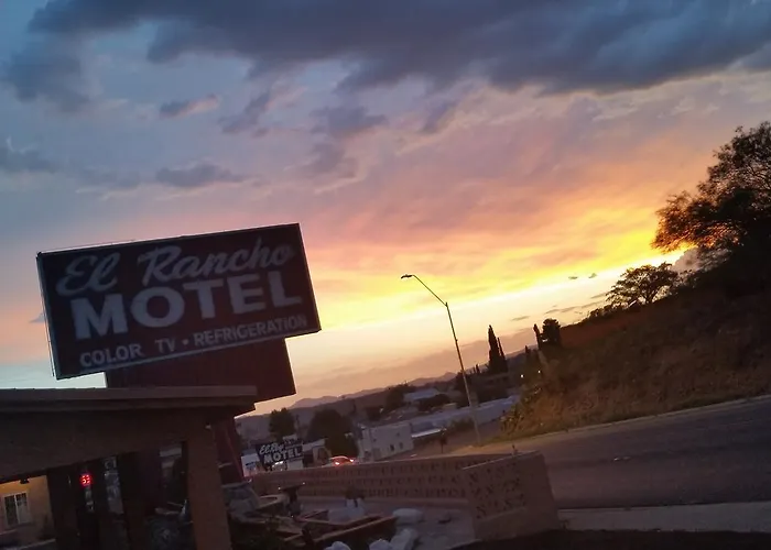El Rancho Hotel 2*