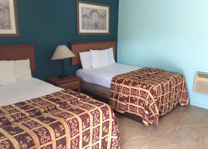 Hotel El Rancho 2*