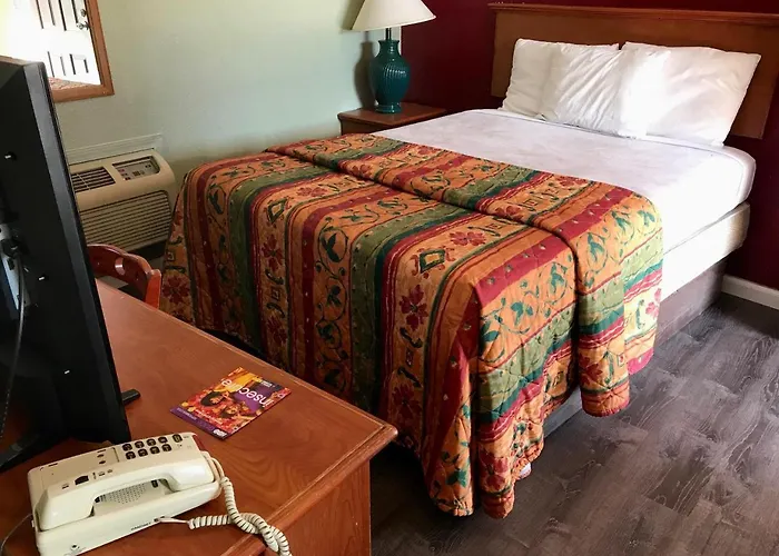 Hotel El Rancho 2*